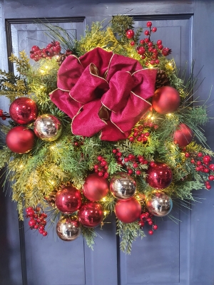 luxury red and gold bauble pre lit wreath