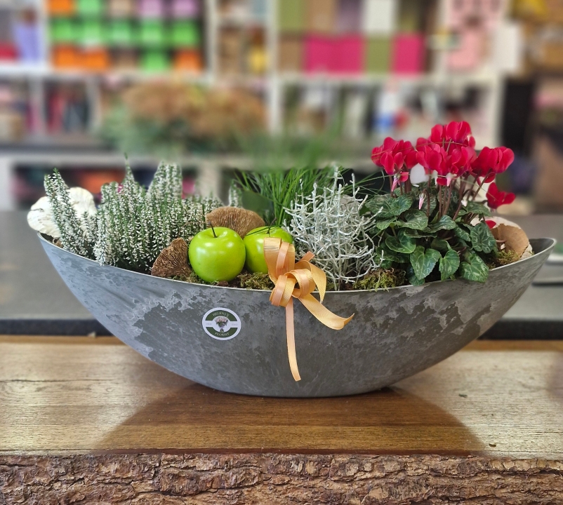 Oval boat autumn planter