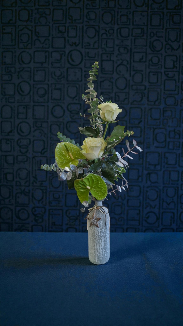 Winter wonderland vase