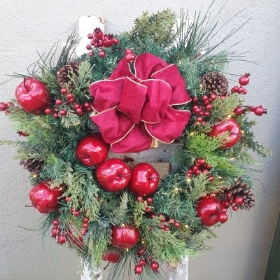 Luxury red apple pre lit wreath