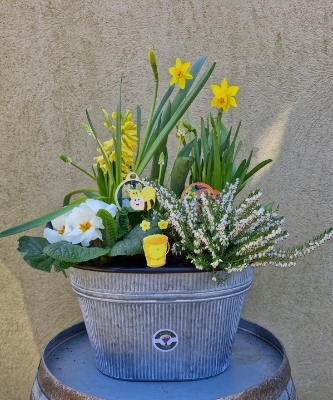 Large tin planter