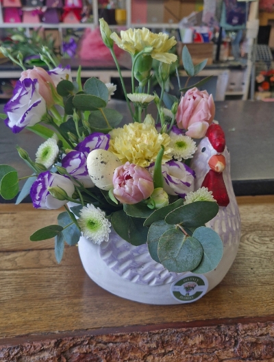 Mrs Hen Ceramic Arrangement
